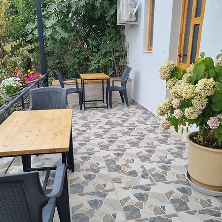 Tony'S Terrace Gjirokastër Exterior foto
