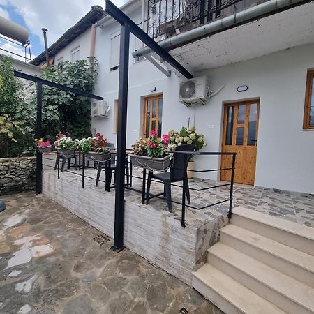 Tony'S Terrace Gjirokastër Exterior foto