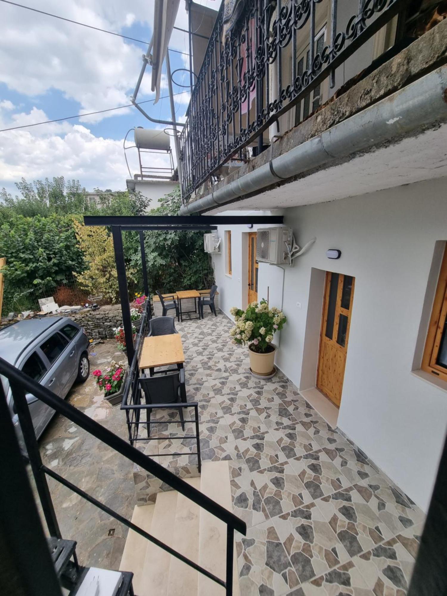 Tony'S Terrace Gjirokastër Exterior foto