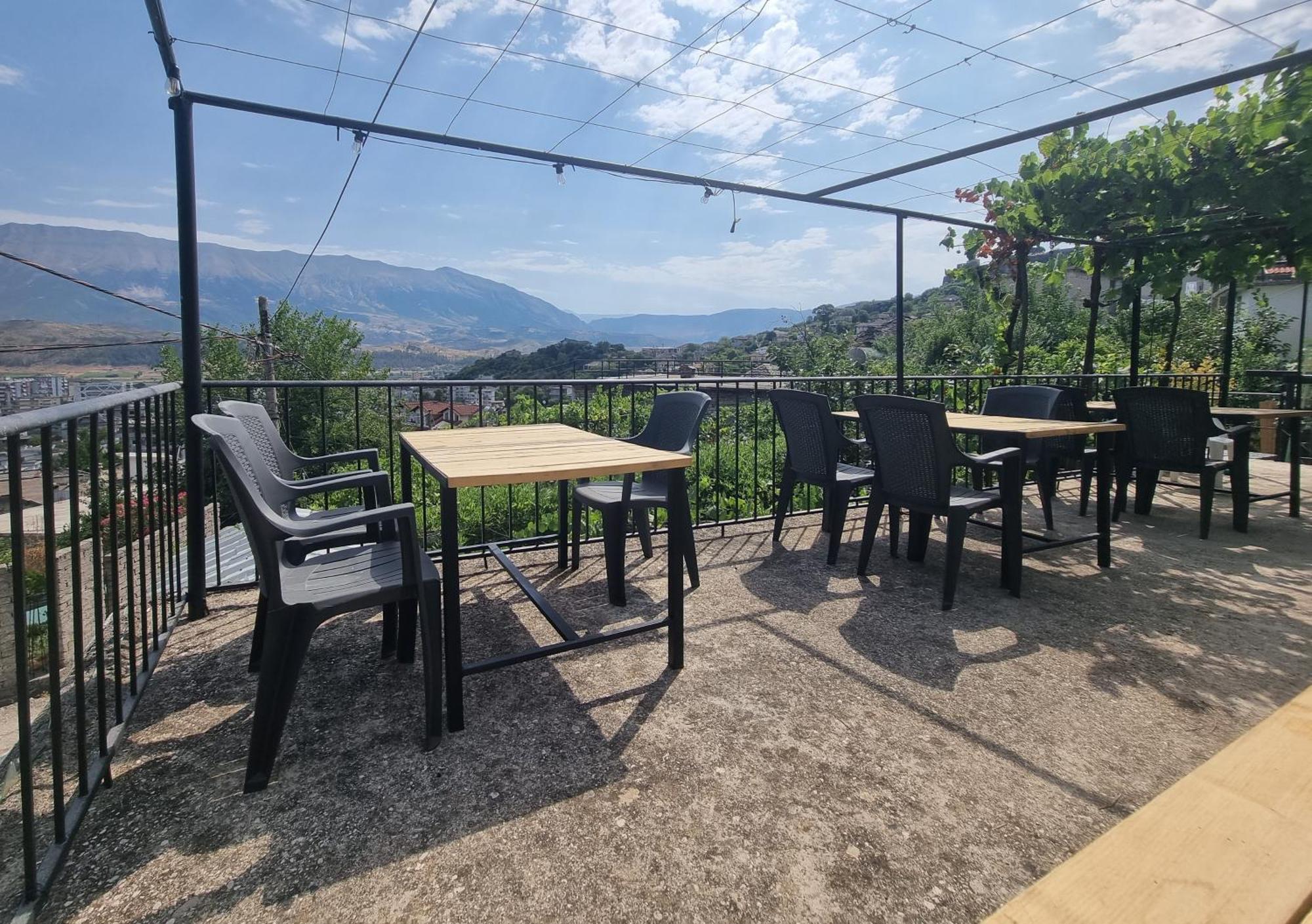 Tony'S Terrace Gjirokastër Exterior foto