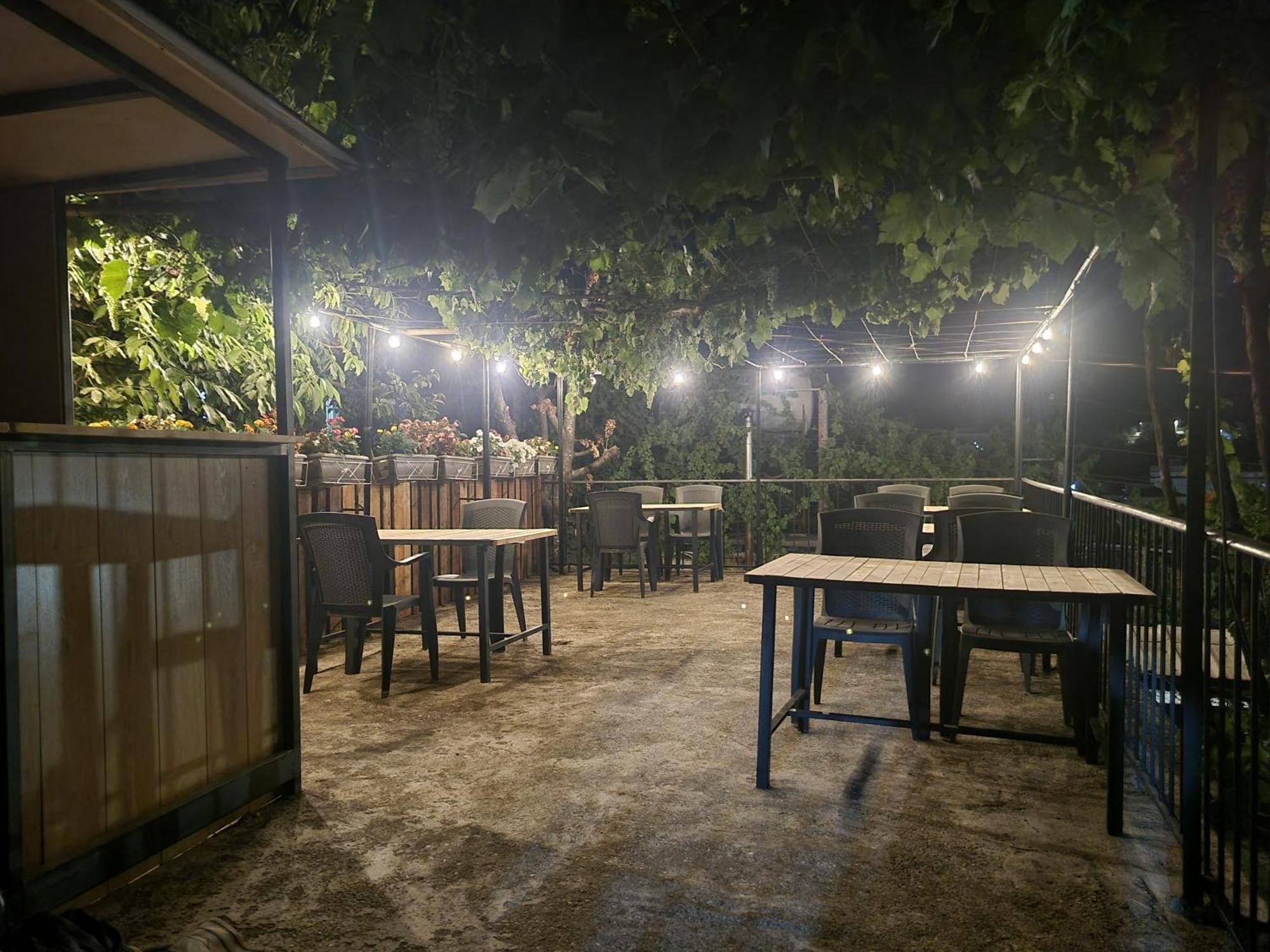 Tony'S Terrace Gjirokastër Exterior foto